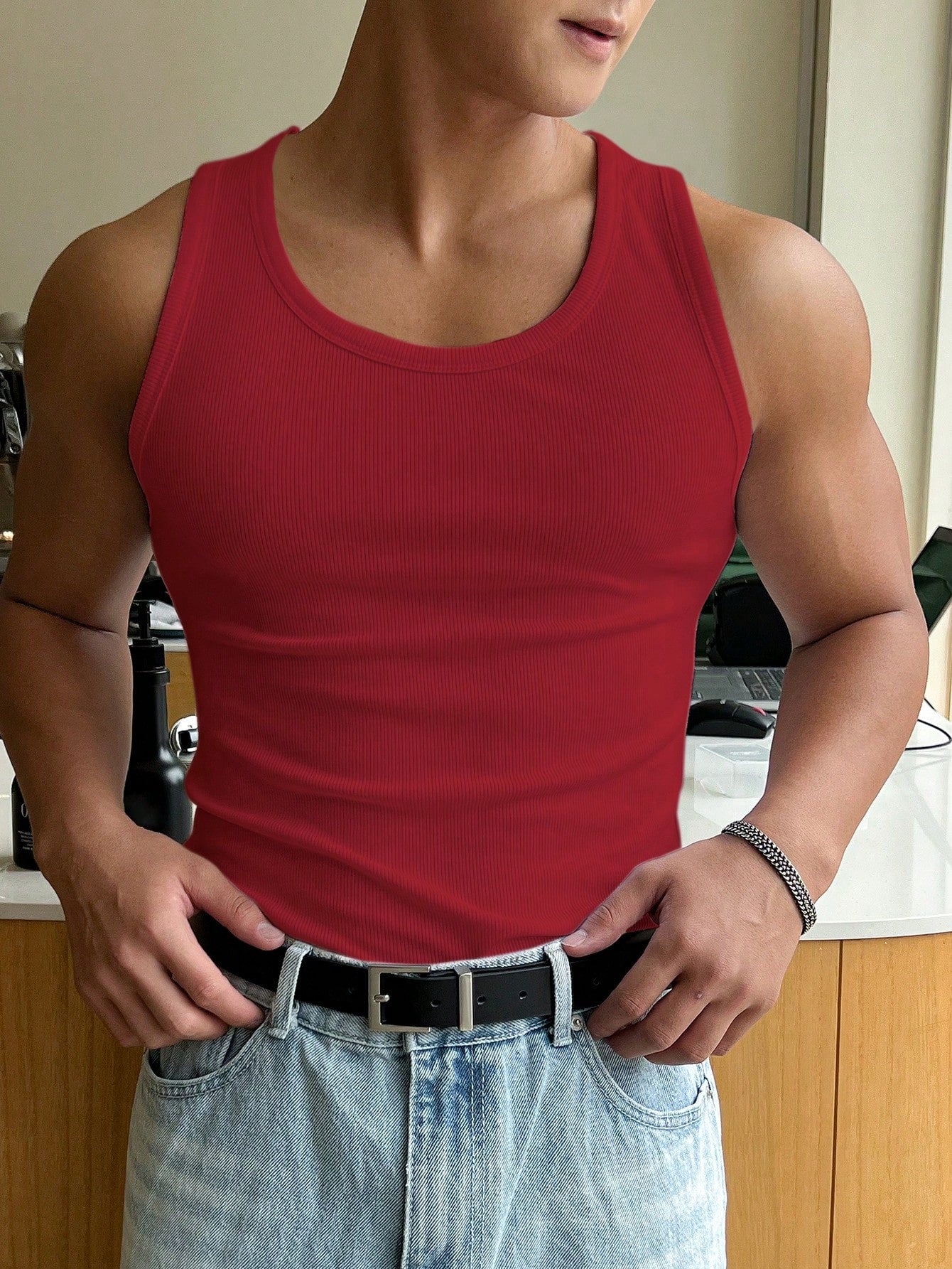 Versatile basic Men's tank top | Red |