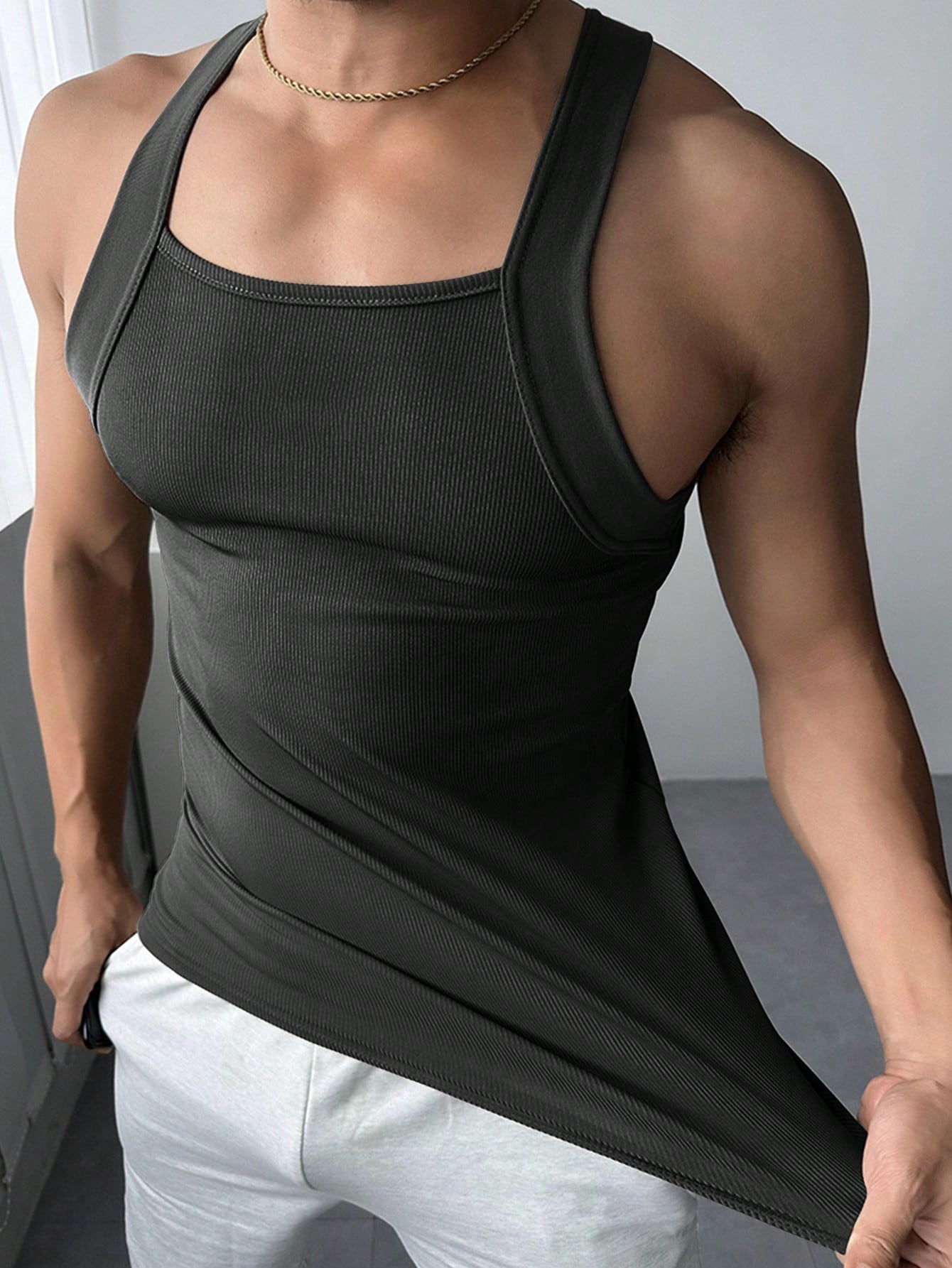 Men's body fit tank top |summer essential| black|