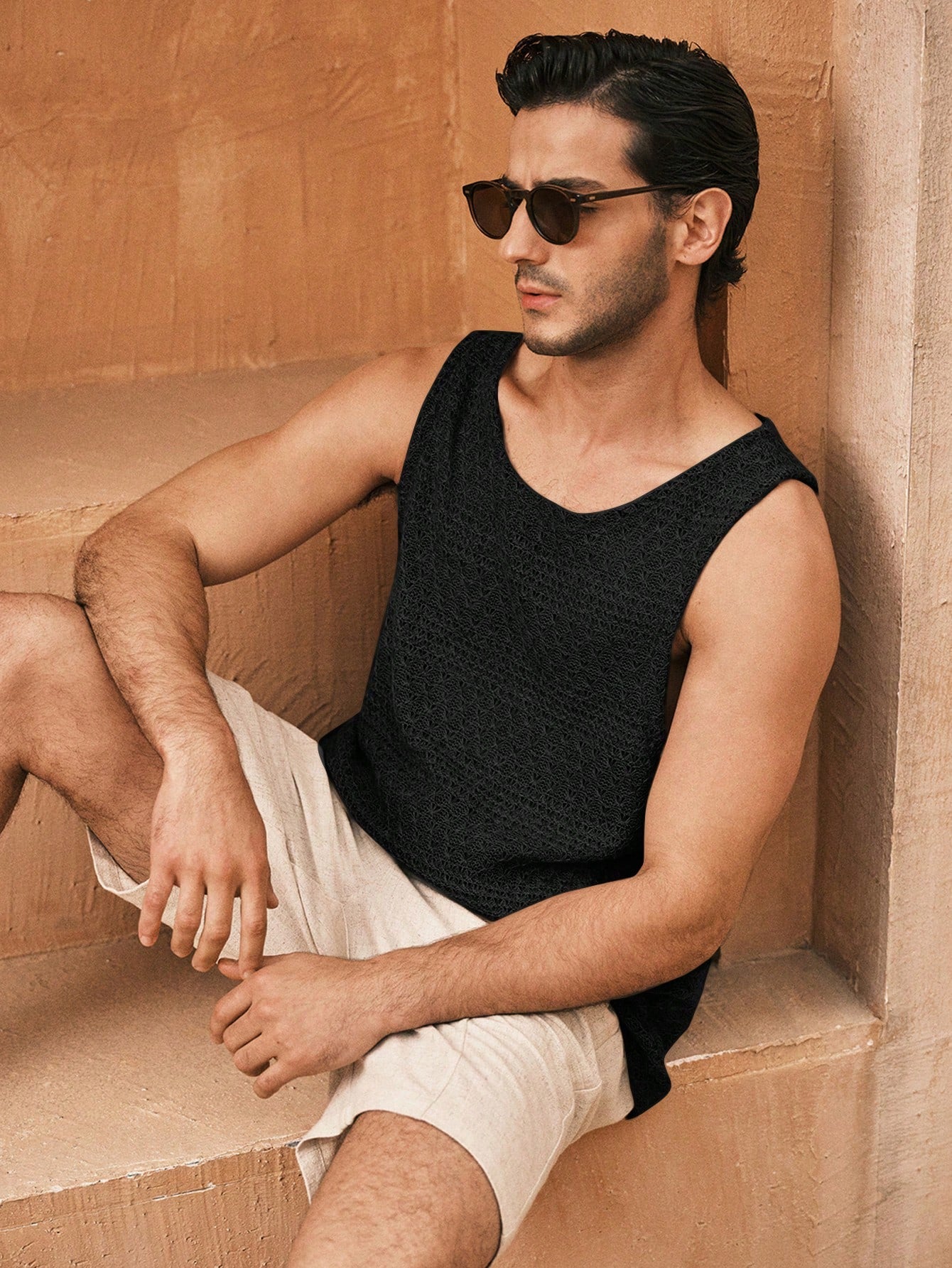 Casual summer essential men's tank top