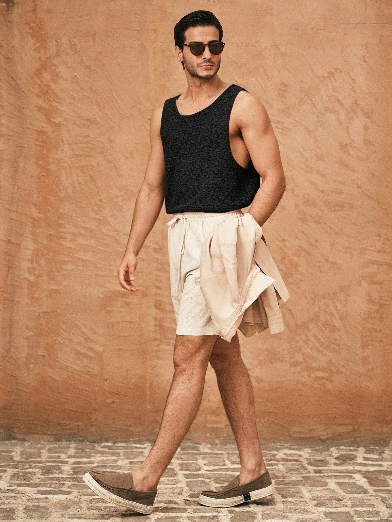 Casual summer essential men's tank top